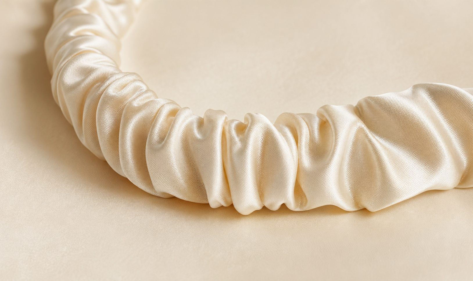 Mulberry silk covered elastic strap without buckle